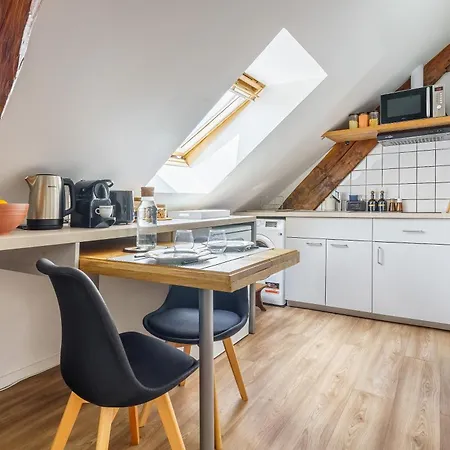Apartament Le Petit Refuge - Mansarde Au Vert, Parking Gratuit